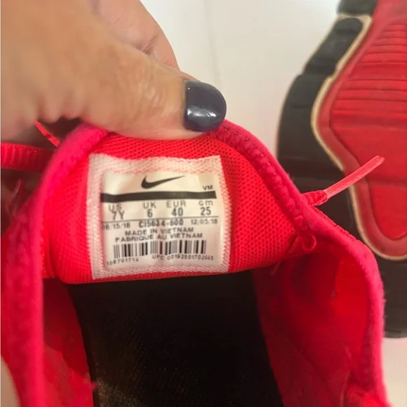 Nike Air Max 270 sneakers. Size 7Y - Picture 7 of 7